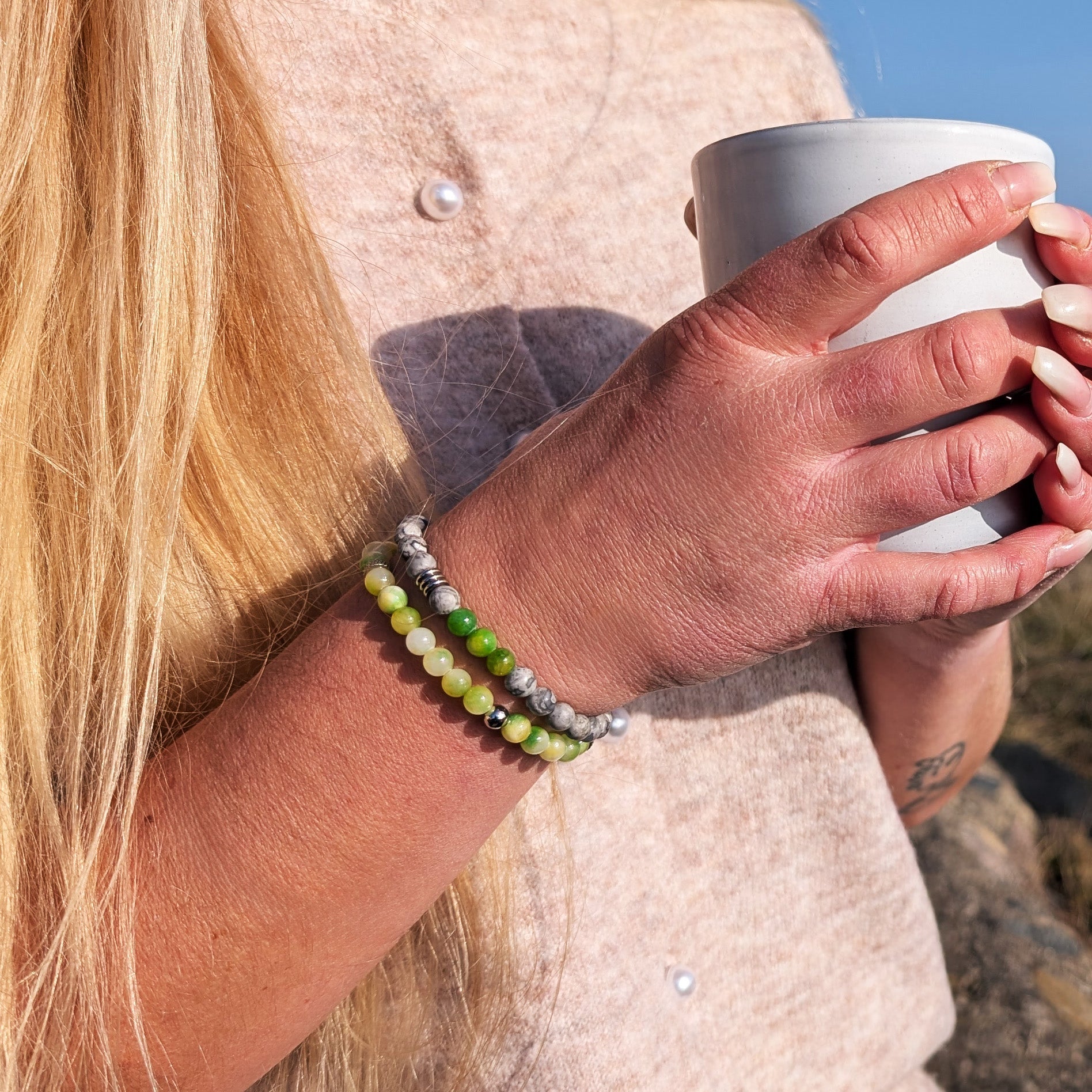 Armband i Picasso och Persisk Jade med inslag av Metall, Grå Grön Metall