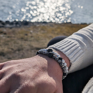Armband i Turquoise och Lavasten, Vit Grå Metall